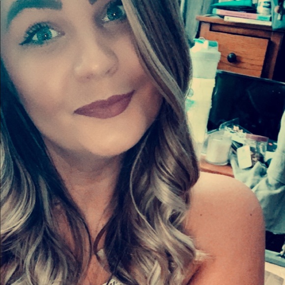 Meet your Posher, Katie - Picture 1 of 1